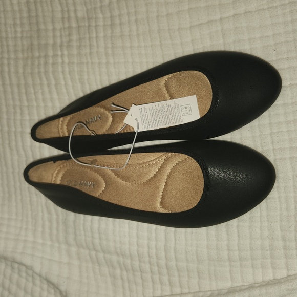 NWT OLD NAVY Faux-Leather Ballet Flats Color: Blackjack SIZE 6 - Picture 3 of 4